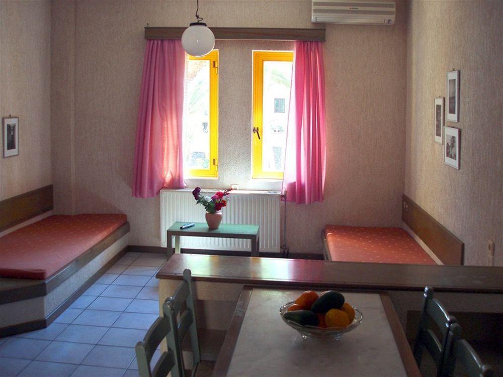 Lycasti Maisonettes Tavronitis エクステリア 写真